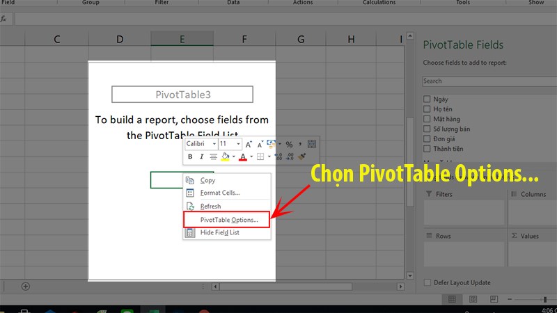 Chọn PivotTable Options…